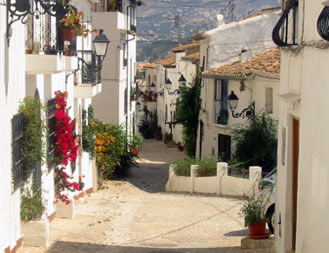 Jalon is unspoilt and full of Spanish charm. Find the perfect Jalon property for sale.